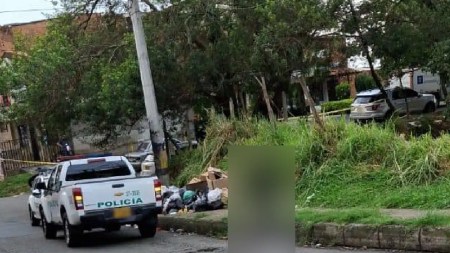 curpo-sinvida-joven-aranjuez-dentro-caja-carton