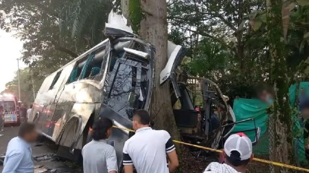 ¿Iban integrantes de la agrupación ‘Los Inquietos del Vallenato’ en el bus que se accidentó esta madrugada? detalles-accidente-bus-losinquietosvallenatos-caucasia1