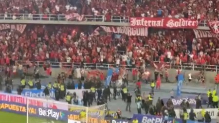 Partido suspendido en la final de la Copa BetPlay por disturbios de los hinchas Partido suspendido en la final de la Copa BetPlay por disturbios de los hinchas