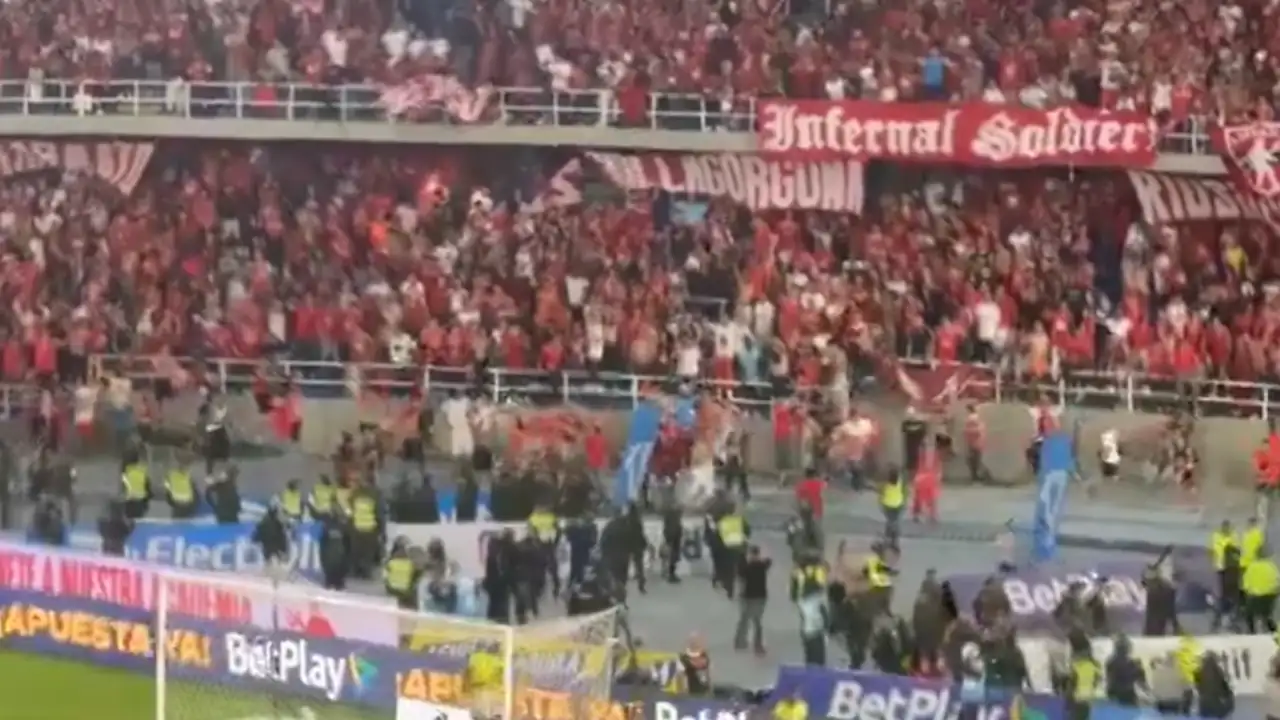 Partido suspendido en la final de la Copa BetPlay por disturbios de los hinchas Partido suspendido en la final de la Copa BetPlay por disturbios de los hinchas