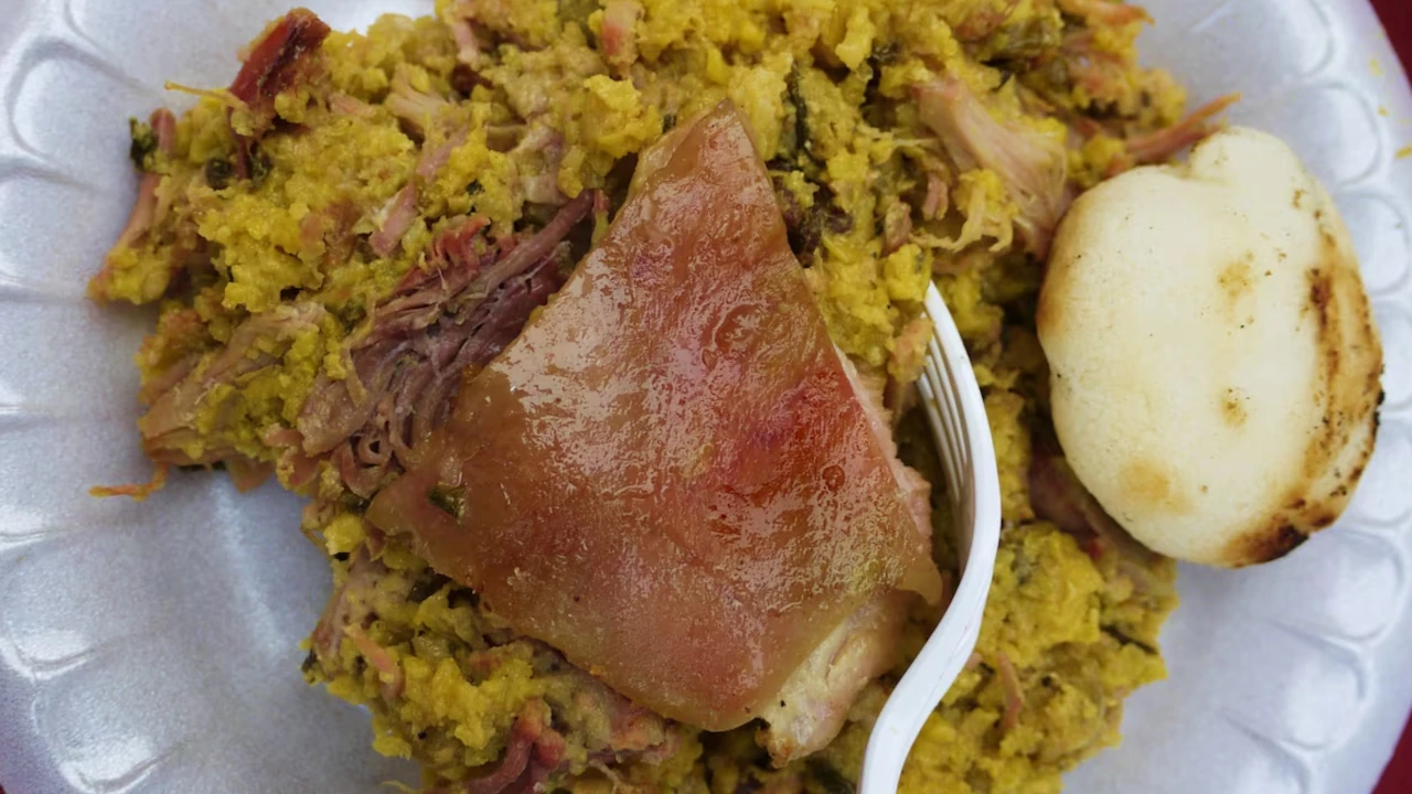 Un plato que en esta navidad no puede faltar en su hogar, la Lechona Colombiana Un plato que en esta navidad no puede faltar en su hogar, la Lechona Colombiana