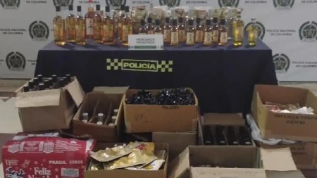 Le dañaron la ‘ventica’: en Bello sorprendieron a un hombre con 142 productos de licor adulterado licor-adulterado-incautado-en-bello