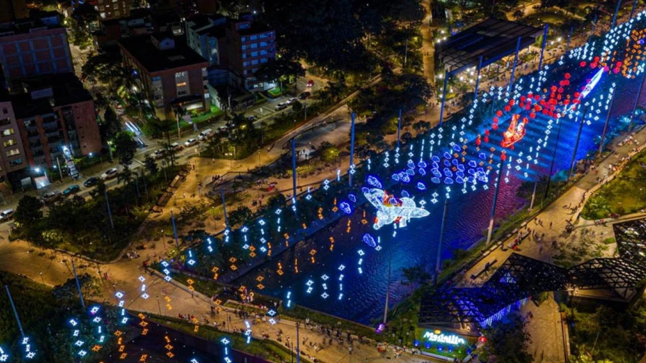 Las luces de navidad: Medellín es una de las ciudades que más atrae visitantes por sus brillantes decoraciones