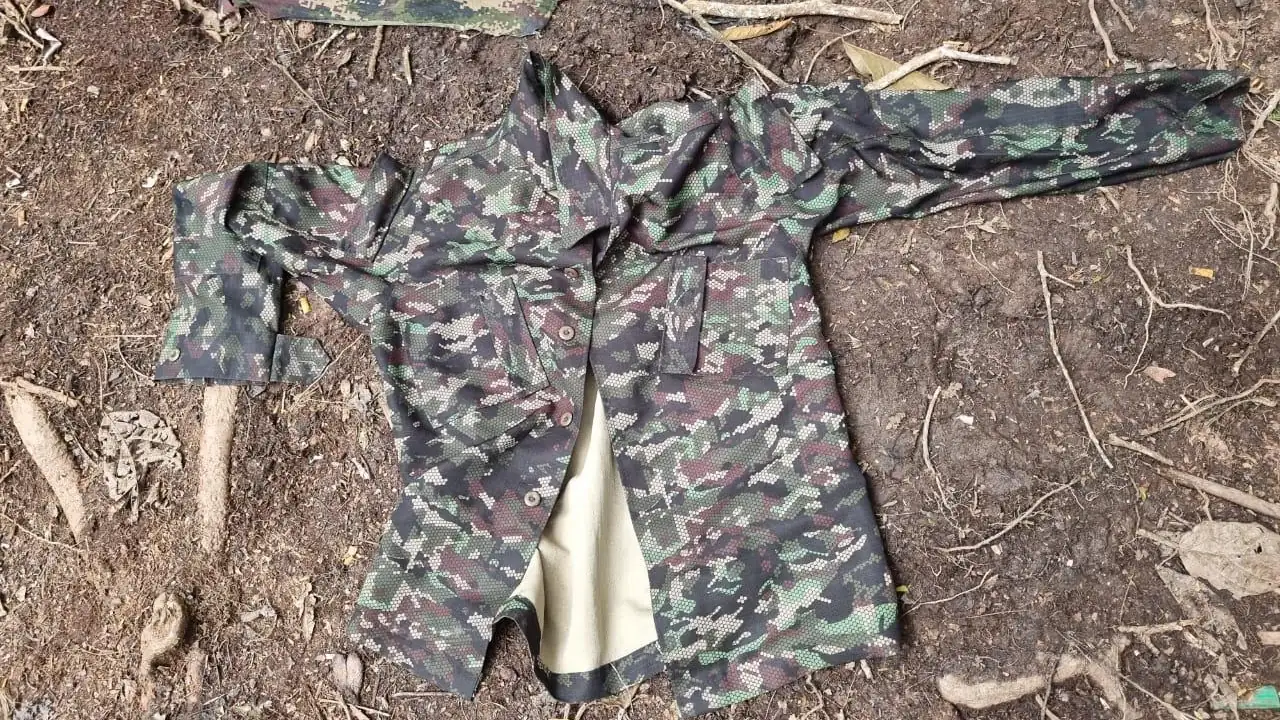 ¡Estaban bien dotados! En Cáceres hallaron prendas alusivas a la Fuerza Pública en manos del Clan del Golfo 4 prendas-fuerzapublica-manos-clangolfo-caceres3