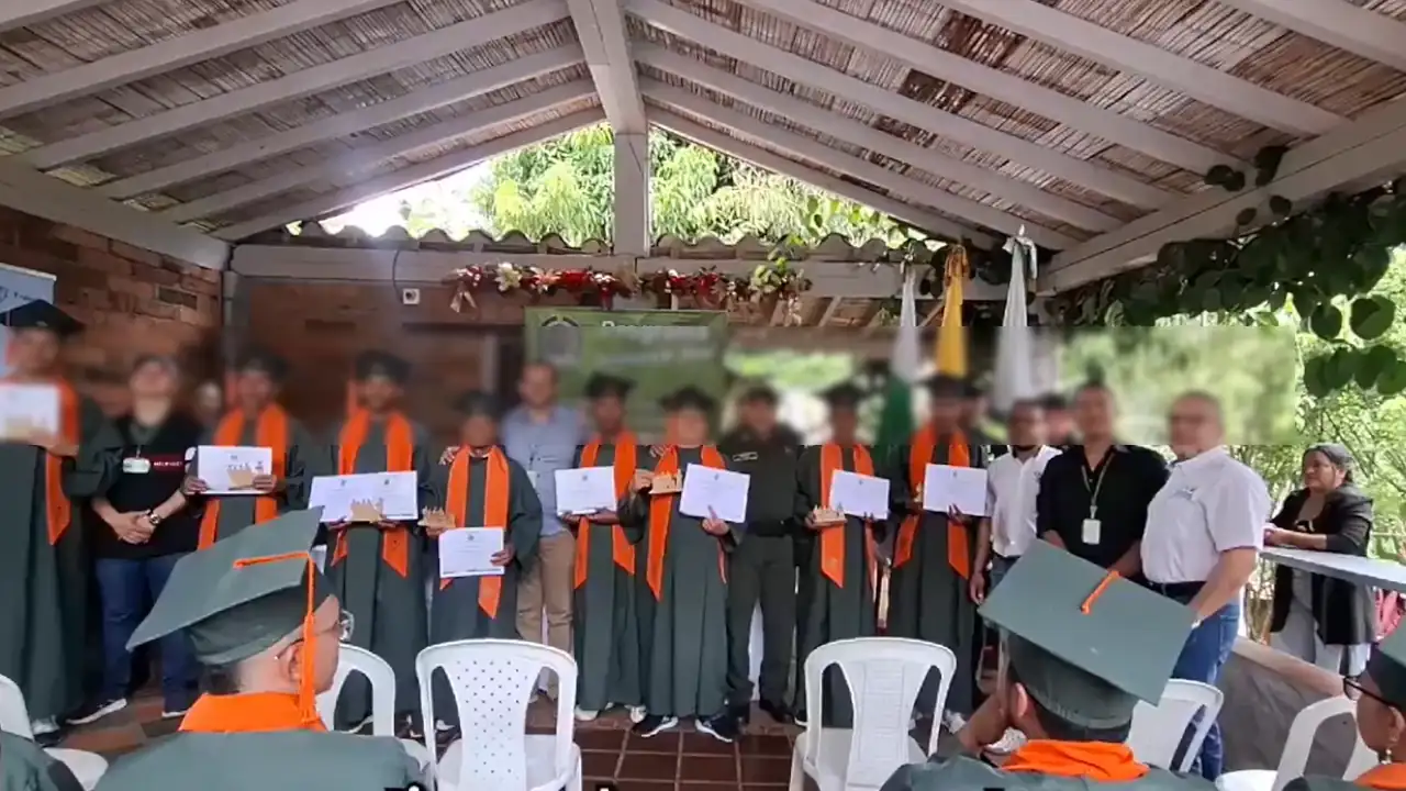¡Sí hay segundas oportunidades! Jóvenes en rehabilitación se graduaron como electricistas gracias a la Policía 3 programa-policia-jovenes-rehabilitacion-1