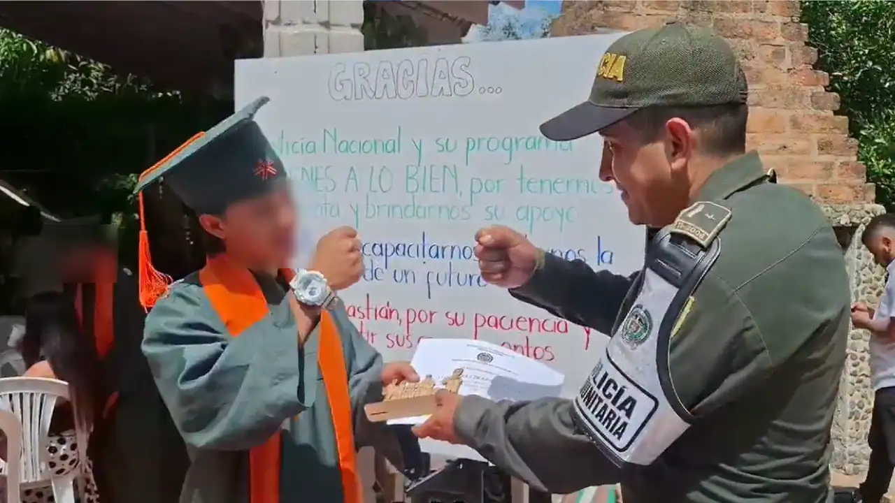 ¡Sí hay segundas oportunidades! Jóvenes en rehabilitación se graduaron como electricistas gracias a la Policía programa-policia-jovenes-rehabilitacion-2