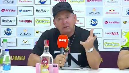 “El árbitro nos quita la posibilidad de jugar una final”: ´El Arriero´ en rueda de prensa, tras la eliminación de Once Caldas rrueda-de-prensa-arriero-Once Caldas