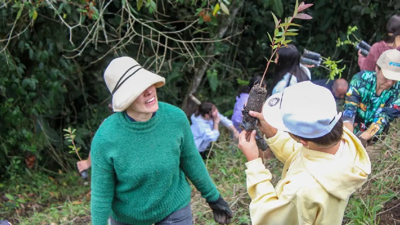 siembraton-laceja-cornare-arboles2