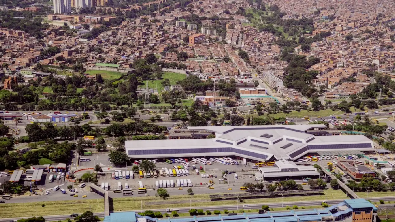 terminales-medellin-viajeros-navidad-findeaño3