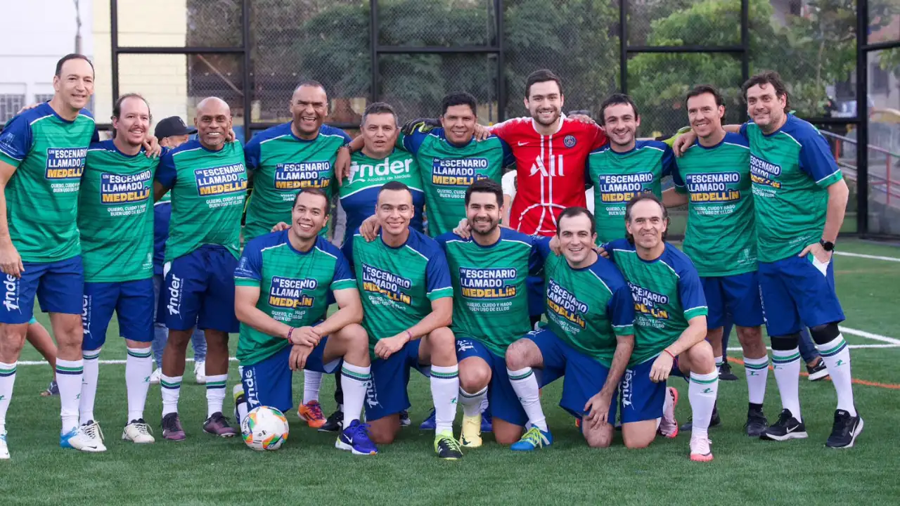 Alcaldía de Medellín renovó la cancha sintética del barrio Moravia