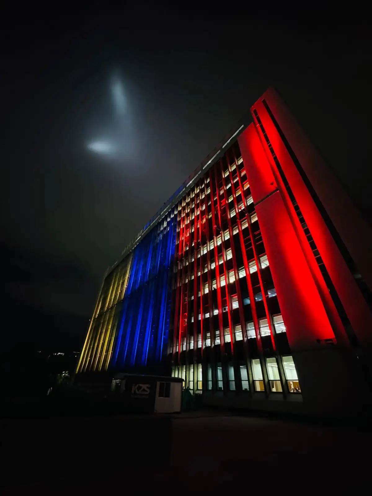 Edificio de la Gobernación de Antioquia fue iluminado en señal de apoyo a Venezuela 1 Edificio de la Gobernación de Antioquia fue iluminado en señal de apoyo a Venezuela