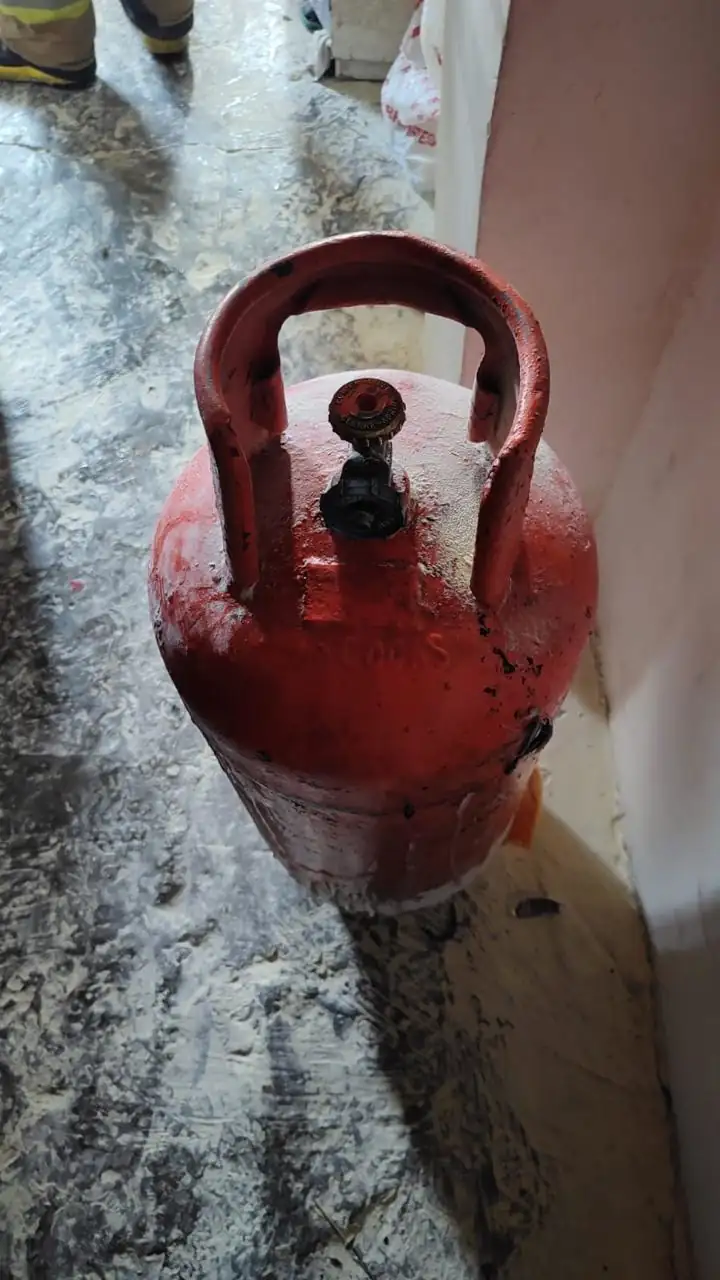 Una joven madre pierde la vida y su hija sigue en riesgo tras un devastador incendio en Itagüí 1 Una joven madre pierde la vida y su hija sigue en riesgo tras un devastador incendio en Itagüí