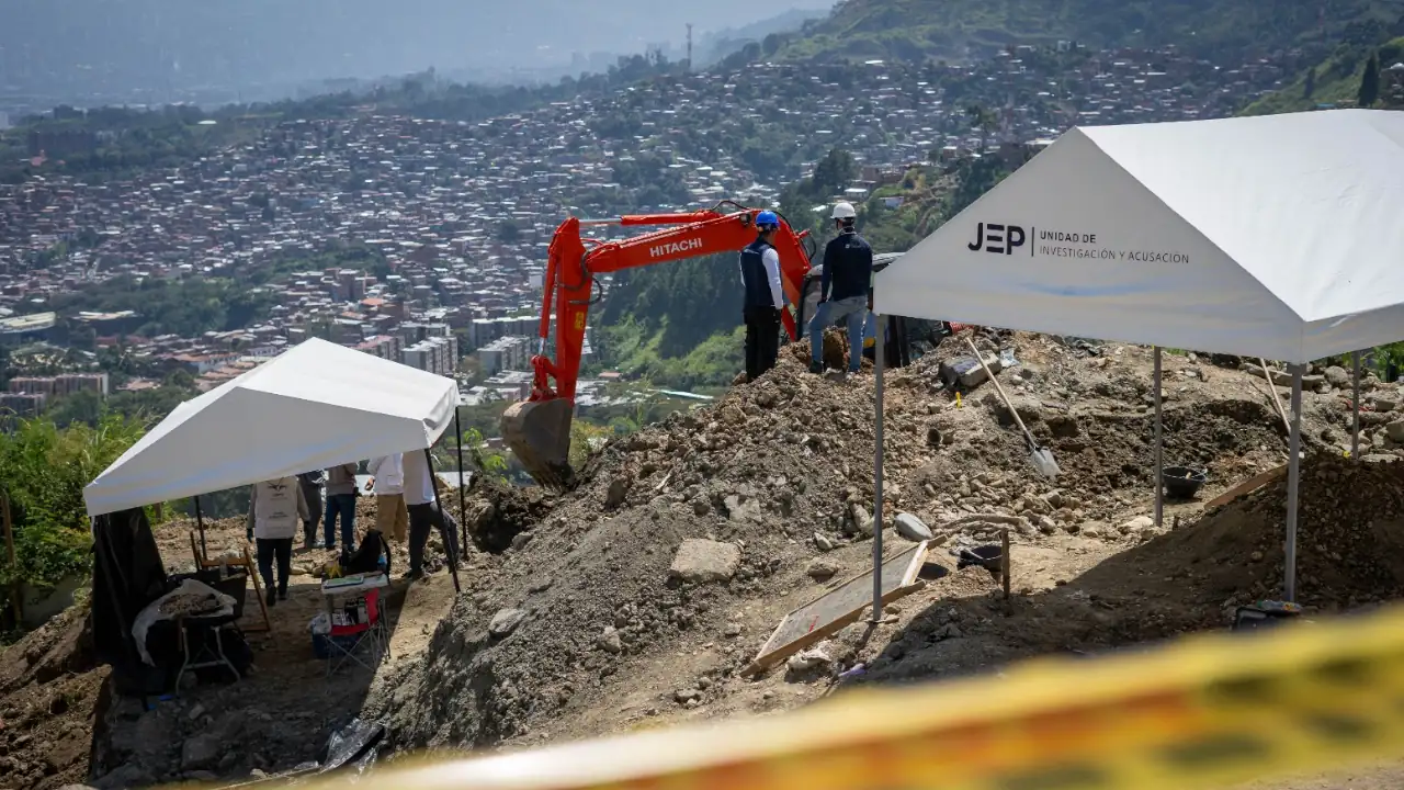 JEP presenta avances en la intervención forense en La Escombrera