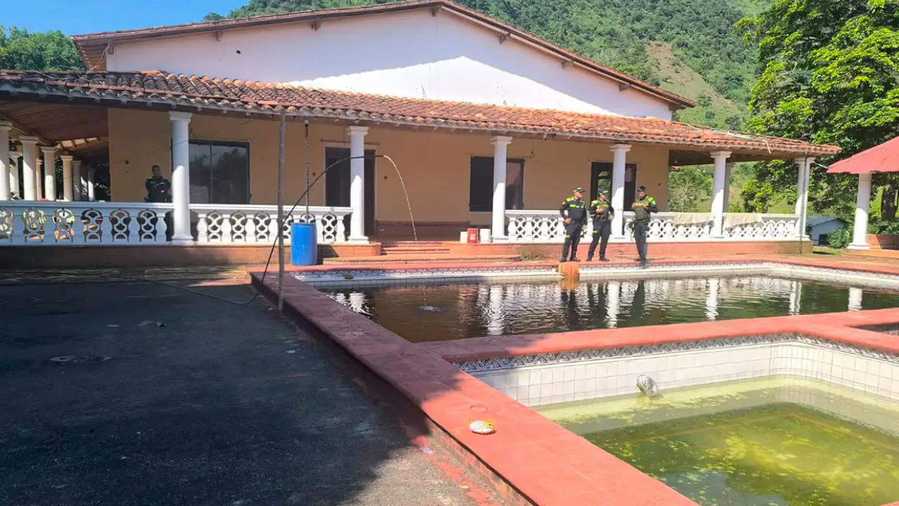 Dos fincas de lujo del hermano de Pablo Escobar pasan a manos del Estado tras ocupación irregular