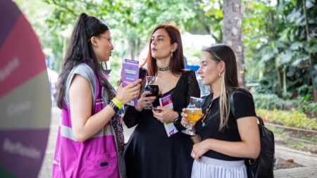 Medellín recibió premio internacional por su trabajo en igualdad de género Diferentes mecanismos están activos las 24 horas del día en Medellín para proteger a las mujeres en caso de violencia