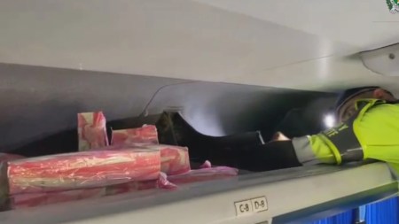 ¡Escondido en el aire acondicionado! Incautan 150 frascos de ketamina en bus en La Pintada ketamina-incautada-policia-carretera-antioquia