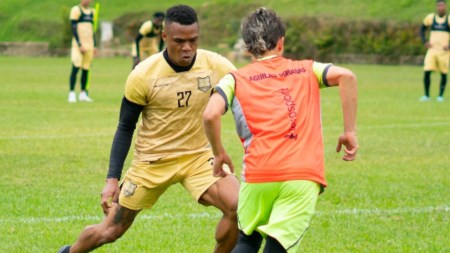 aguilas-doradas-futbol-colombiano-entrenamiento