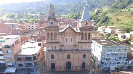 ¡Para los estudiantes de Barbosa! Conozca los requisitos para aplicar a la tiquetera estudiantil para transporte