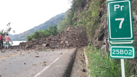 Habilitada a un solo carril la vía Bolombolo - Santa Fe de Antioquia