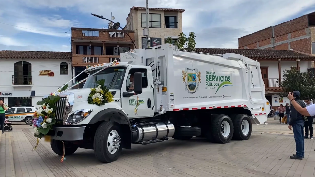 camion-recolector-basura-guarne