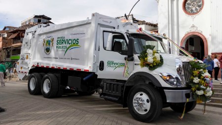 camion-recolector-basura-guarne1