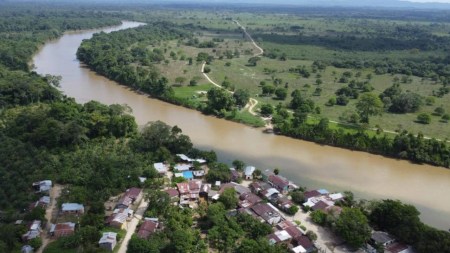 Gobierno no descarta bombardeos en el Catatumbo ante aumento del reclutamiento infantil Se agudiza situación en el Catatumbo. Confirman hallazgos de cuerpos en zona rural