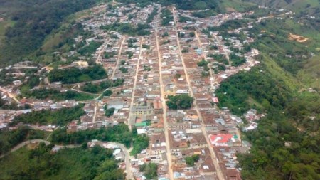 Gobierno autoriza asentamiento temporal en Catatumbo mientras continúan enfrentamientos con el ELN Alerta en Catatumbo: se registran enfrentamientos entre disidencias de las Farc y ELN