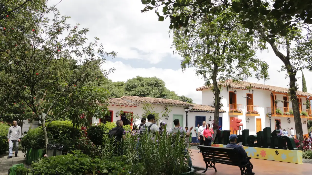 En Medellín buscan proteger los cerros tutelares en temporada de vacaciones: que no se conviertan en basureros 3 cerros-tutelares-recomendaciones-cuidado-vacaciones3