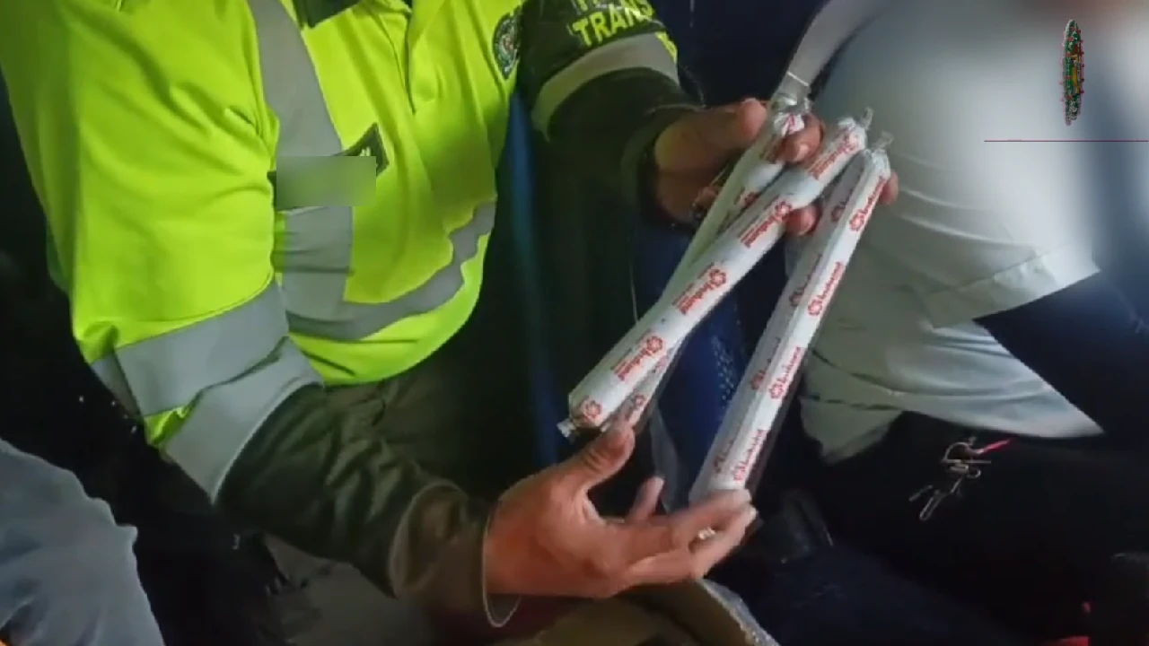 conductor-bus-el-santuario-cargamento-explosivos2