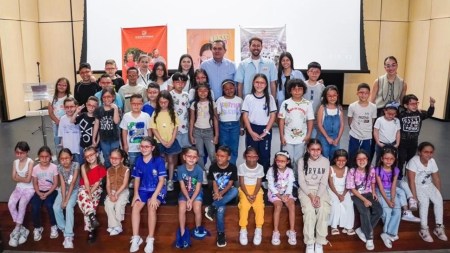 Para que inicien bien las clases, 144 niños de Envigado recibieron lentes y monturas gracias a la alianza pública-privada envigado 2