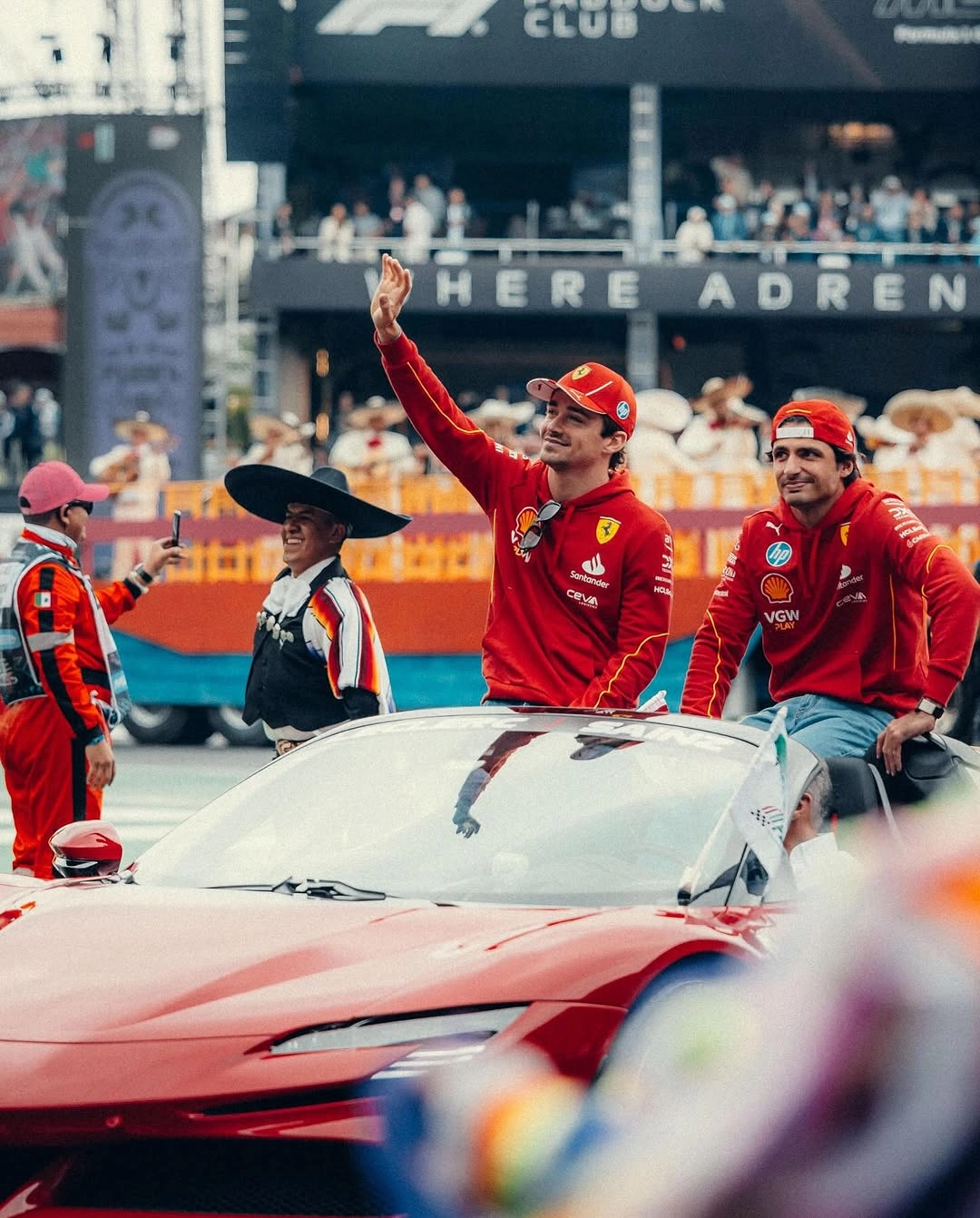  ‘El sagrado corazón de Leclerc y Hamilton’: así está la fe de los fanáticos de Ferrari para la F1