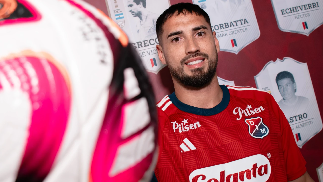 “Vengo con hambre, con ganas y ojalá pueda dejar mi huella acá”: Francisco ‘Polaco’ Fydriszewski nuevo jugador del Medellín 3 francisco-fydriszewski-nuevo-delantero-medellin2