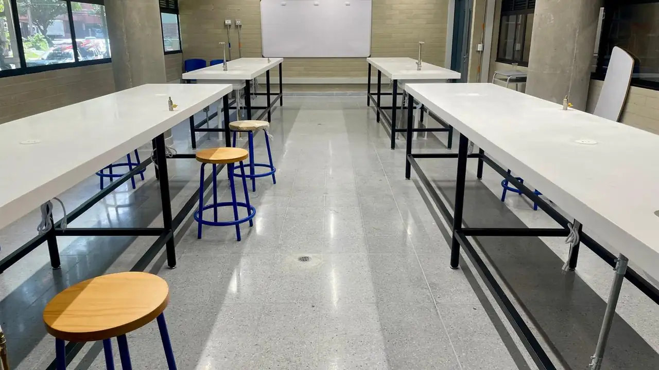 ¡Todo listo para el regreso a clases en Envigado! Se adecuarán las instituciones y se entregarán kits escolares 4 kits-escolares-envigado2