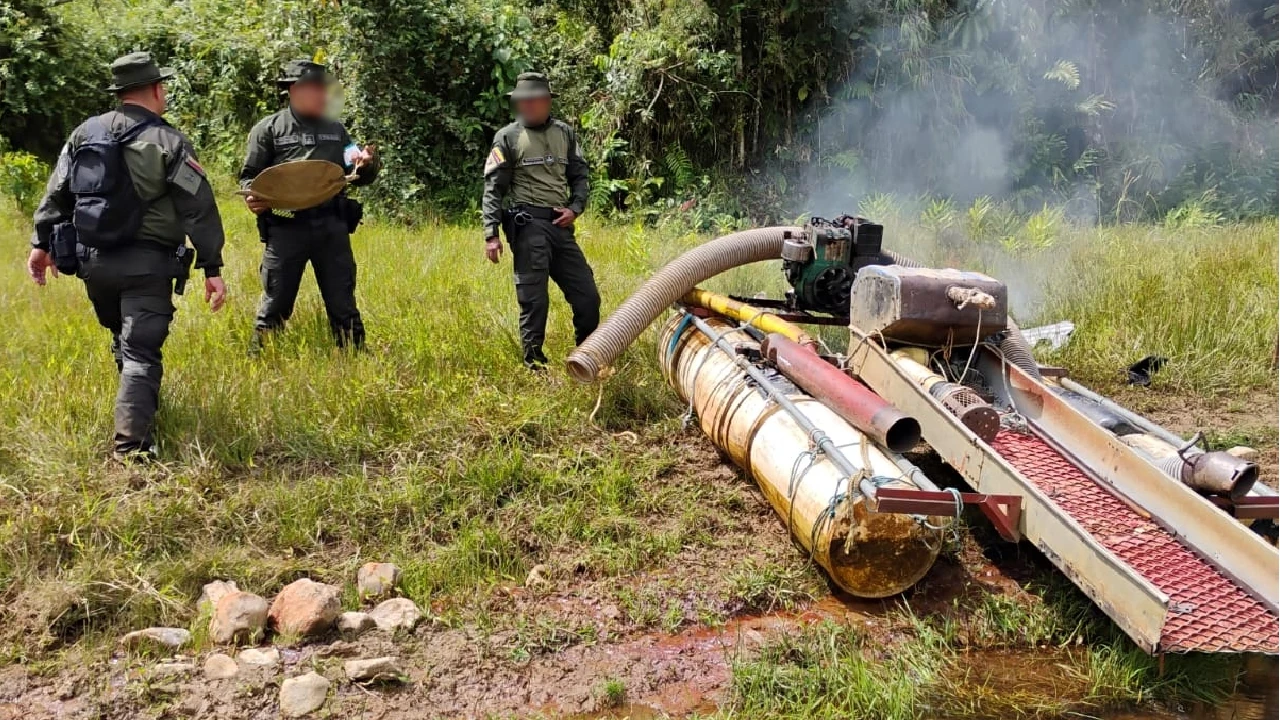Hallan en un afluente del municipio de Santo Domingo, Nordeste de Antioquia, elementos para la minería ilegal 1 mineria-ilegal-santodomingo-antioquia1