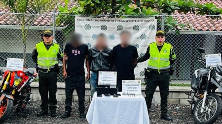 Tres hombres capturados en San Luis por presunto hurto de motocicletas