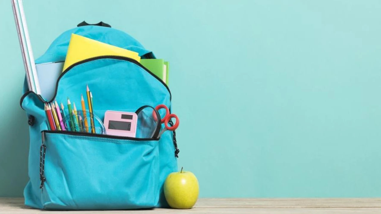 Hinchada del DIM se unió a la campaña Útiles para Soñar, que busca recolectar kits escolares Hinchada del DIM se unió a la campaña Útiles para Soñar, que busca recolectar kits escolares