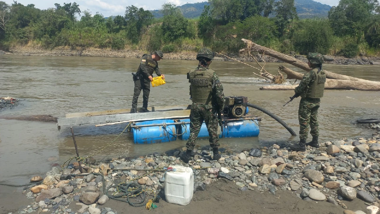 Descubren en un río de La Pintada, Suroeste de Antioquia, elementos para la extracción ilícita de yacimientos mineros yacimeintos-ilegales-mineros-la pintada-elementos-destruidos1