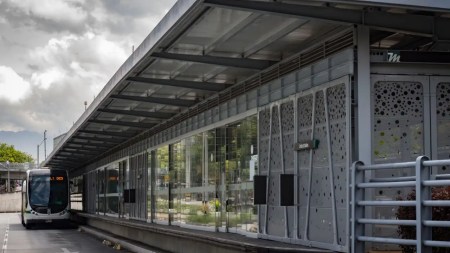 Metroplús cumple 20 años y anuncia proyectos para la construcción de nuevas estaciones en el Valle de Aburrá