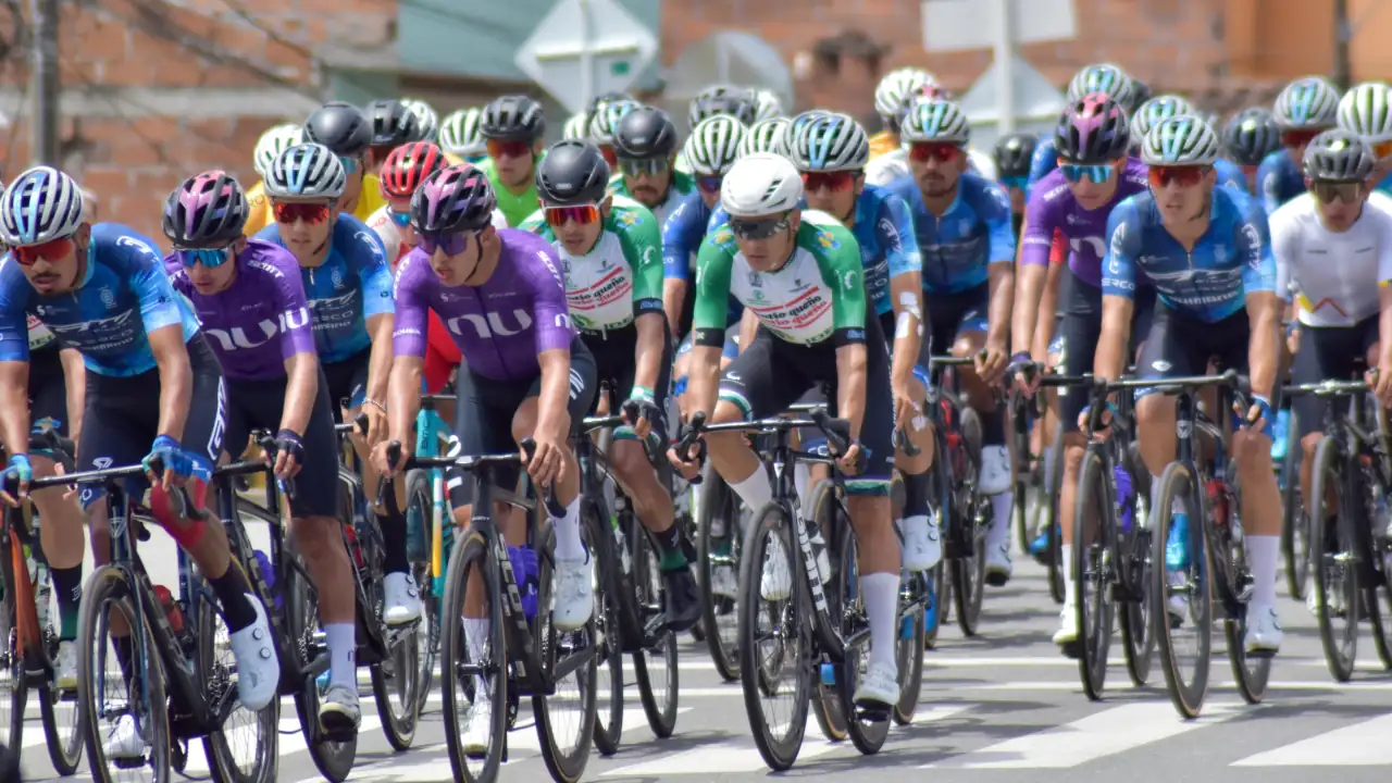 Rodrigo Contreras lidera el podio en la Clásica de Ciclismo de Rionegro