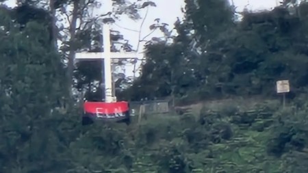 bandera-eln-el retiro-antioquia-cerra-la-cruz