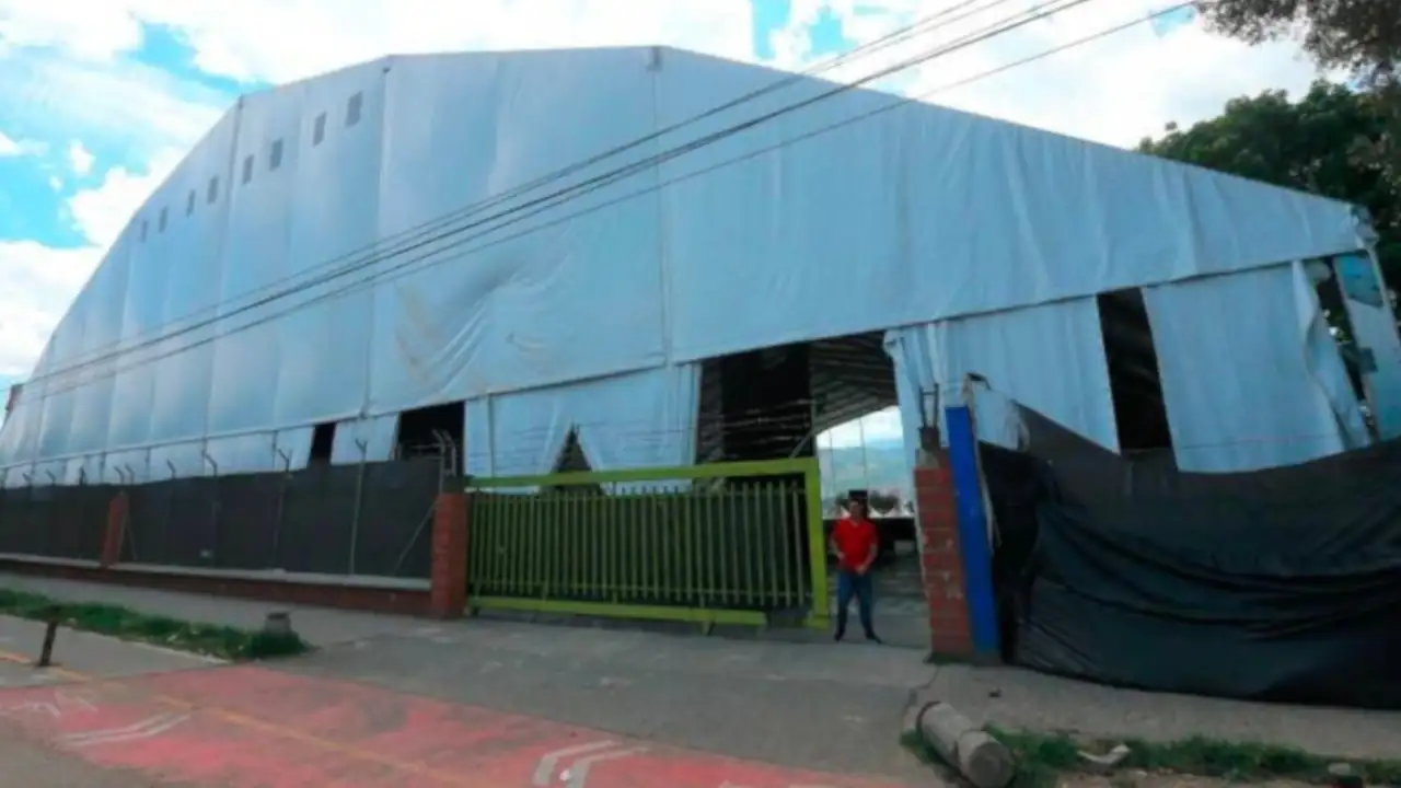 Luego de las irregularidades, inició el desmonte de carpa en el Aeroparque Juan Pablo ll 1 Carpa-Juan-Pablo-ll