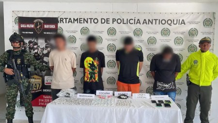 Capturados cuatro presuntos miembros del Clan del Golfo por cuatro homicidios en el Bajo Cauca La Policía captura a cinco presuntos integrantes del Clan del Golfo por homicidios en el Bajo Cauca