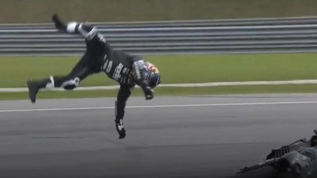 Video. Jorge Martín “voló” al caer de su moto en la pretemporada de MotoGP, fracturas en mano derecha y pie izquierdo Video. Jorge Martín “voló” al caer de su moto en la pretemporada de MotoGP, fracturas en mano derecha y pie izquierdo