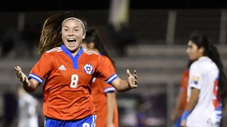 La futbolista chilena, Natsumy Millones, se desplomó en pleno entrenamiento y se encuentra en coma inducido Natsumy-jugadora