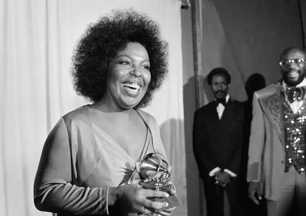 Fallece Roberta Flack, la voz del exitoso clásico´Killing Me Softly With His Song´, a los 88 años 1 Roberta-flack-