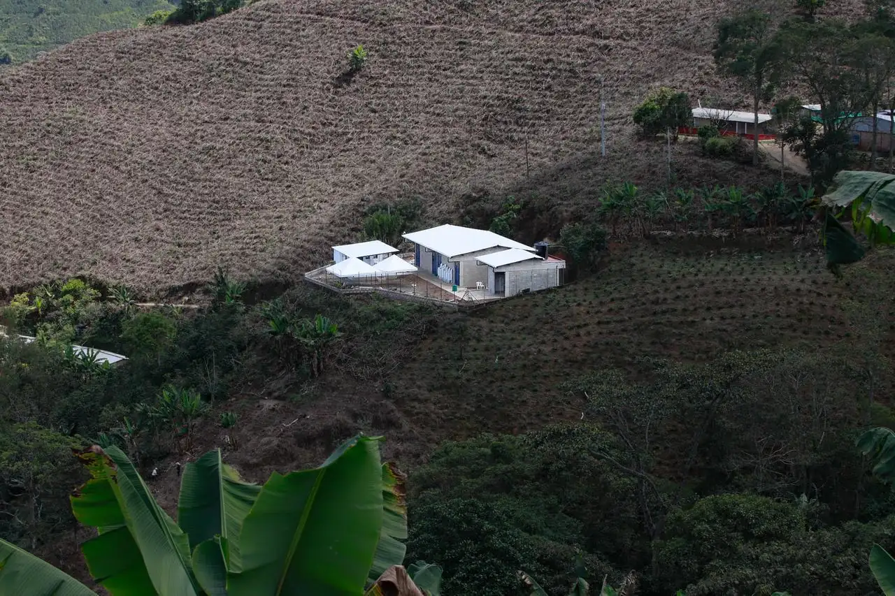 ¡Mejores condiciones para estudiar! Gobernación de Antioquia inaugura nueva sede educativa rural en Salgar 1 Sede-educativa-4