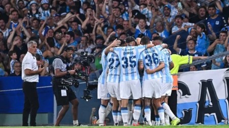 Racing sacó ventaja en la ida de la Recopa Sudamericana
