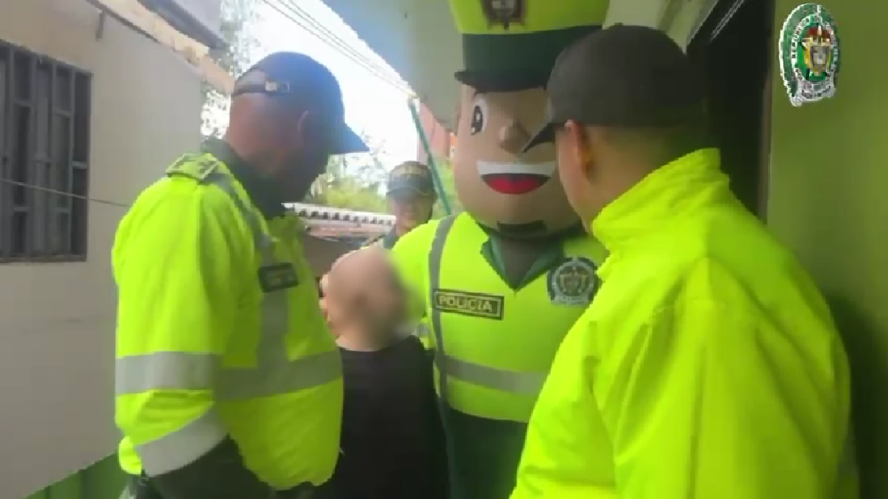 campaña-policia-transito-antioquia-niño-cancer1