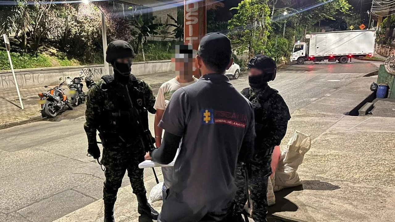 Desmantelan en Medellín central de clonaciones de sim: se apoderaban de los celulares para hacer transacciones bancarias 1 captura-banda-delincuencial-clonaba-sim-fraudes-bancarios-medellin2