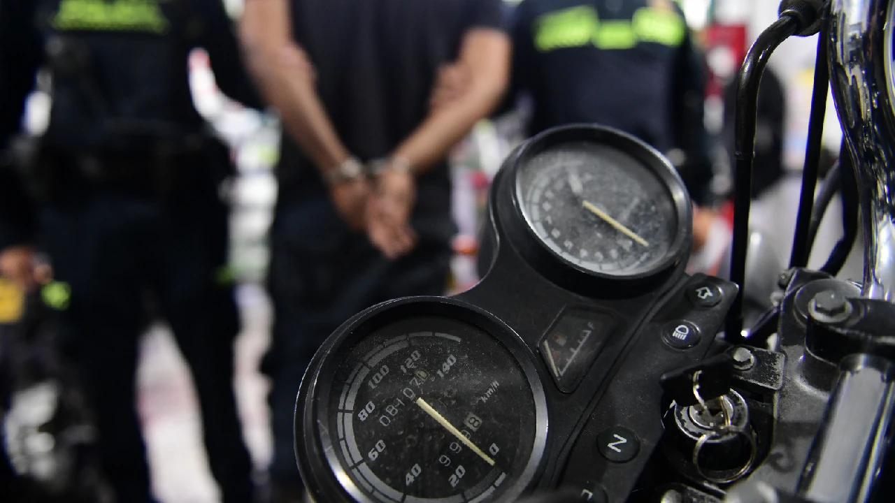 captura-dsguazar-motos-robadas-taller-motos-medellin4